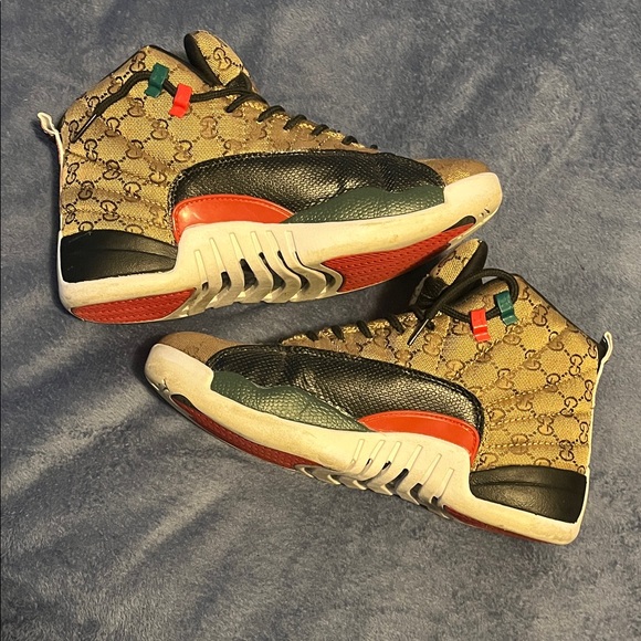 Custom Gucci Air Jordan 12 - Picture 3 of 5